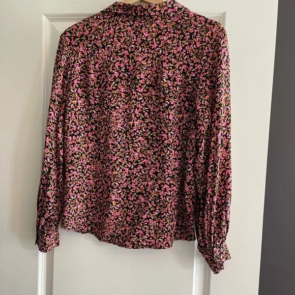 Floral button down blouse - Picture 2 of 3